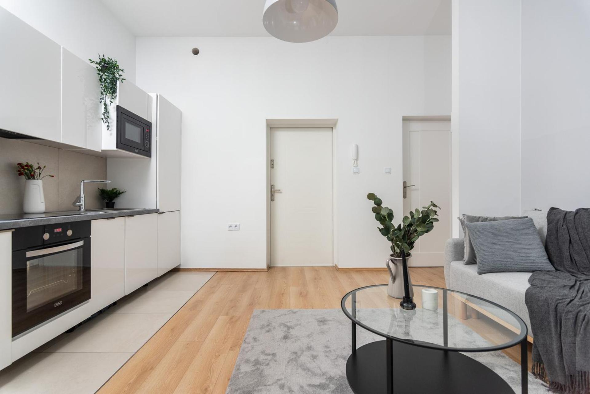Modern Centrally Located Apartments - By Upstairs Krakow Exterior photo