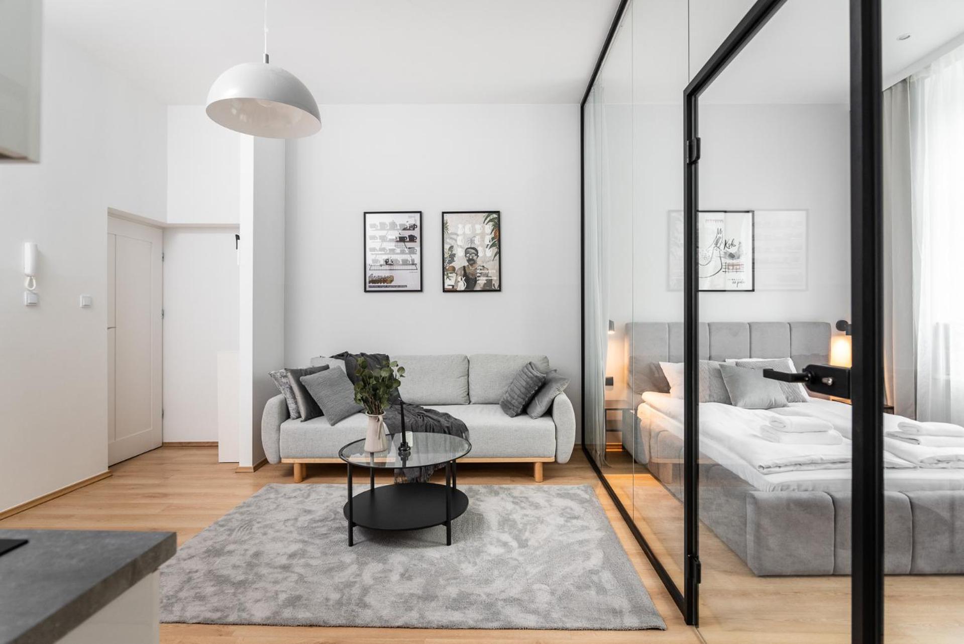 Modern Centrally Located Apartments - By Upstairs Krakow Exterior photo
